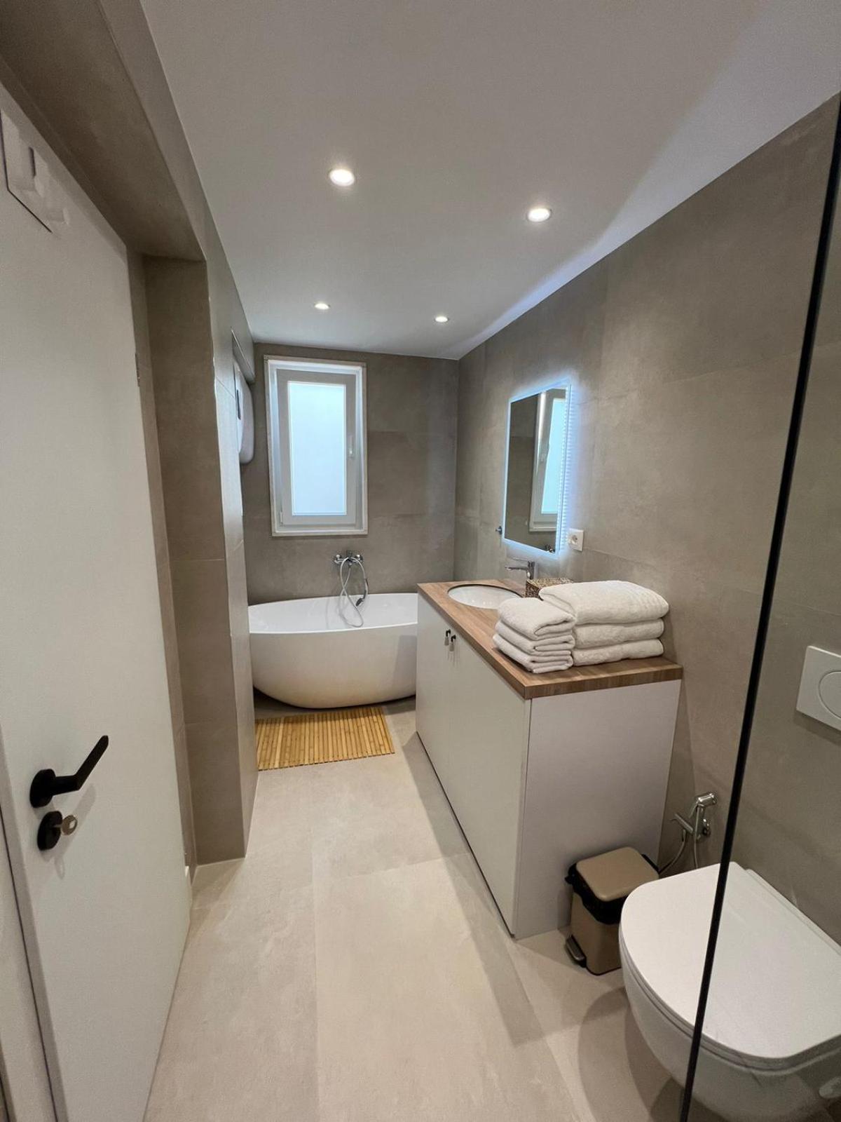 Anna'S Blloku Apartment Тирана Экстерьер фото