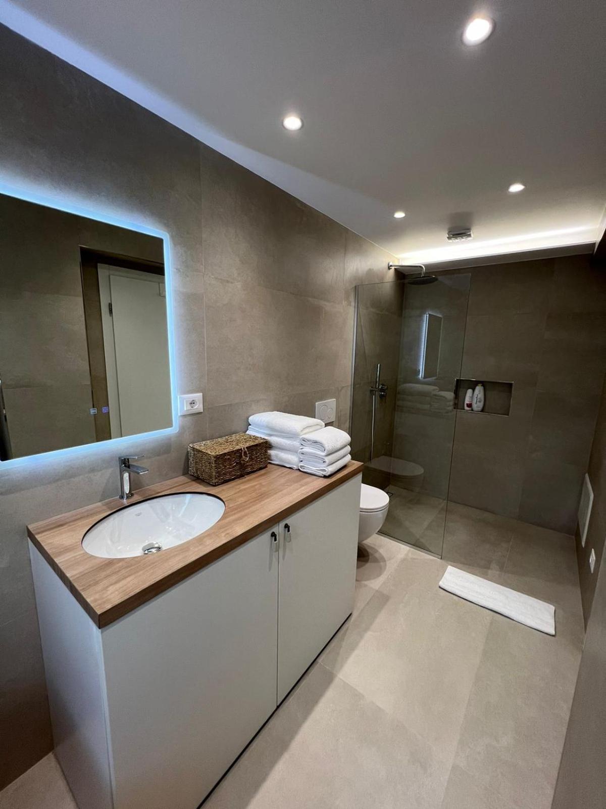 Anna'S Blloku Apartment Тирана Экстерьер фото